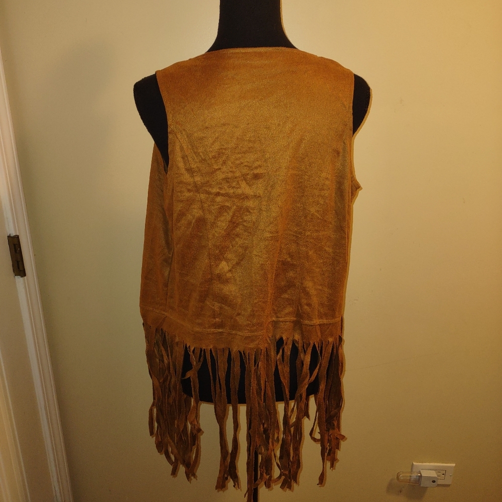 Brown Fringe Vest - Picture 13 of 14